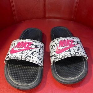 nike slides